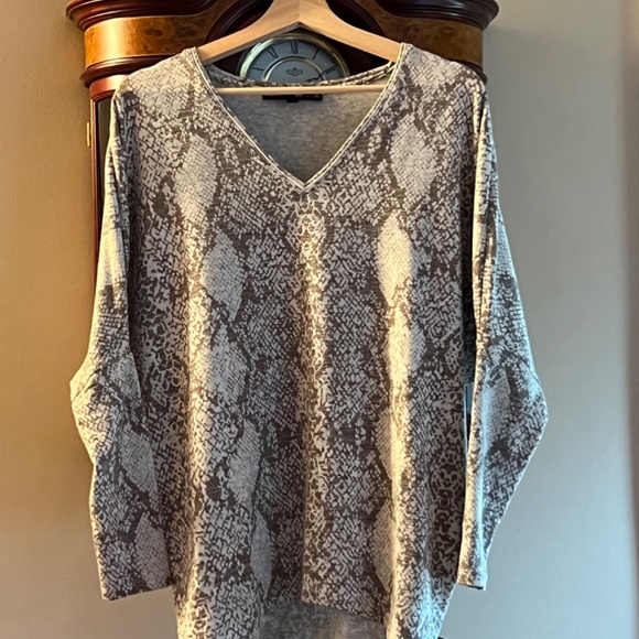 WHBM snakeskin dolman tunic - Picture 2 of 4